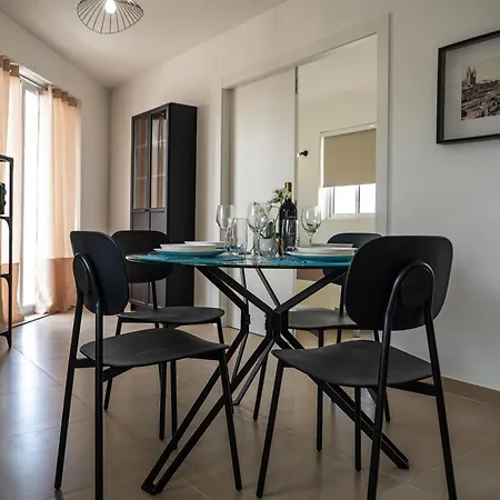 Apartament Stella & Rosie - Two Bedroom Apartment's By Eldi Pietà