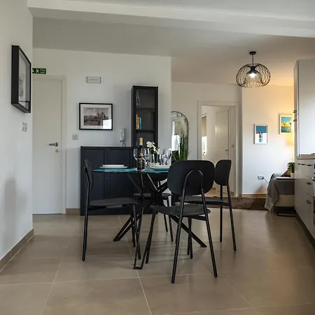 Stella & Rosie - Two Bedroom Apartment's By Eldi