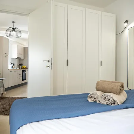 Stella & Rosie - Two Bedroom Apartment's By Eldi