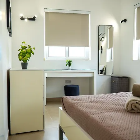 Stella & Rosie - Two Bedroom Apartment's By Eldi