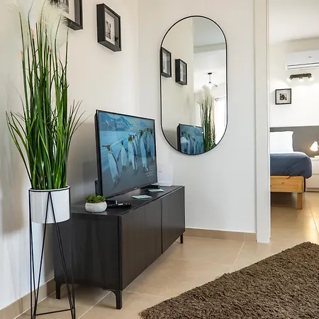 Stella & Rosie - Two Bedroom Apartment's By Eldi *