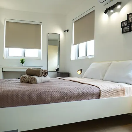 Stella & Rosie - Two Bedroom Apartment's By Eldi Pietà