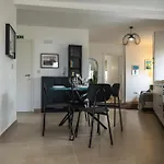 Stella & Rosie - Two Bedroom Apartment's By Eldi