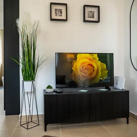 Stella & Rosie - Two Bedroom Apartment's By Eldi *