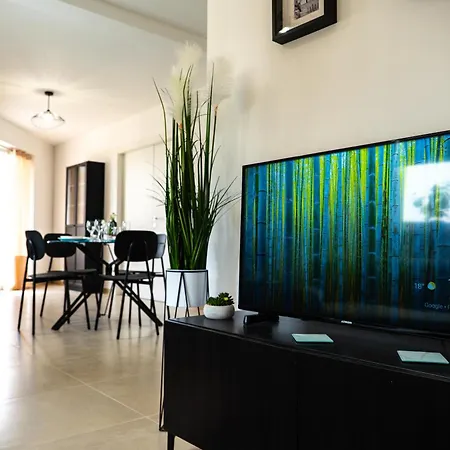 Appartamento Stella & Rosie - Two Bedroom Apartment's By Eldi Pietà