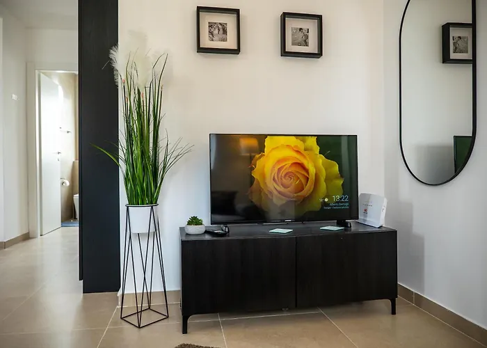 Stella & Rosie - Two Bedroom Apartment's By Eldi *