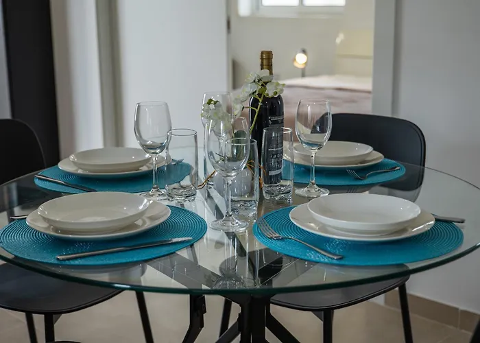 Stella & Rosie - Two Bedroom Apartment's By Eldi * Pietà