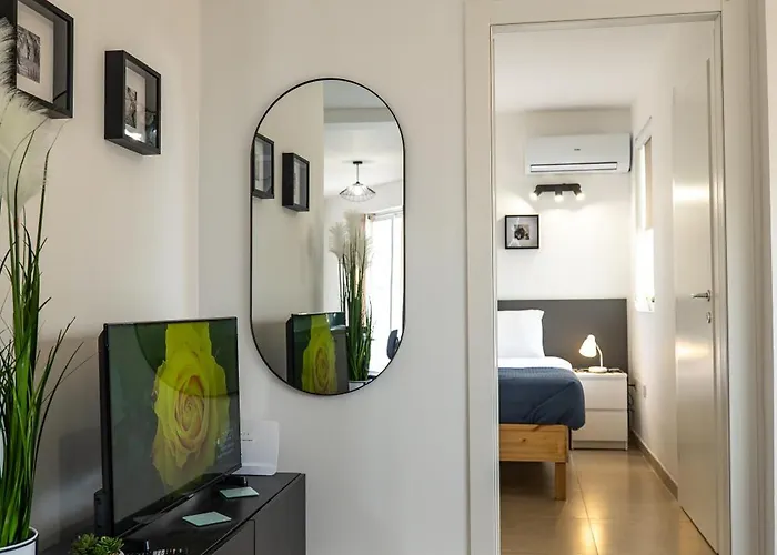 Stella & Rosie - Two Bedroom Apartment's By Eldi